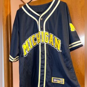 Michigan jersey! it’s in great condition. a size L